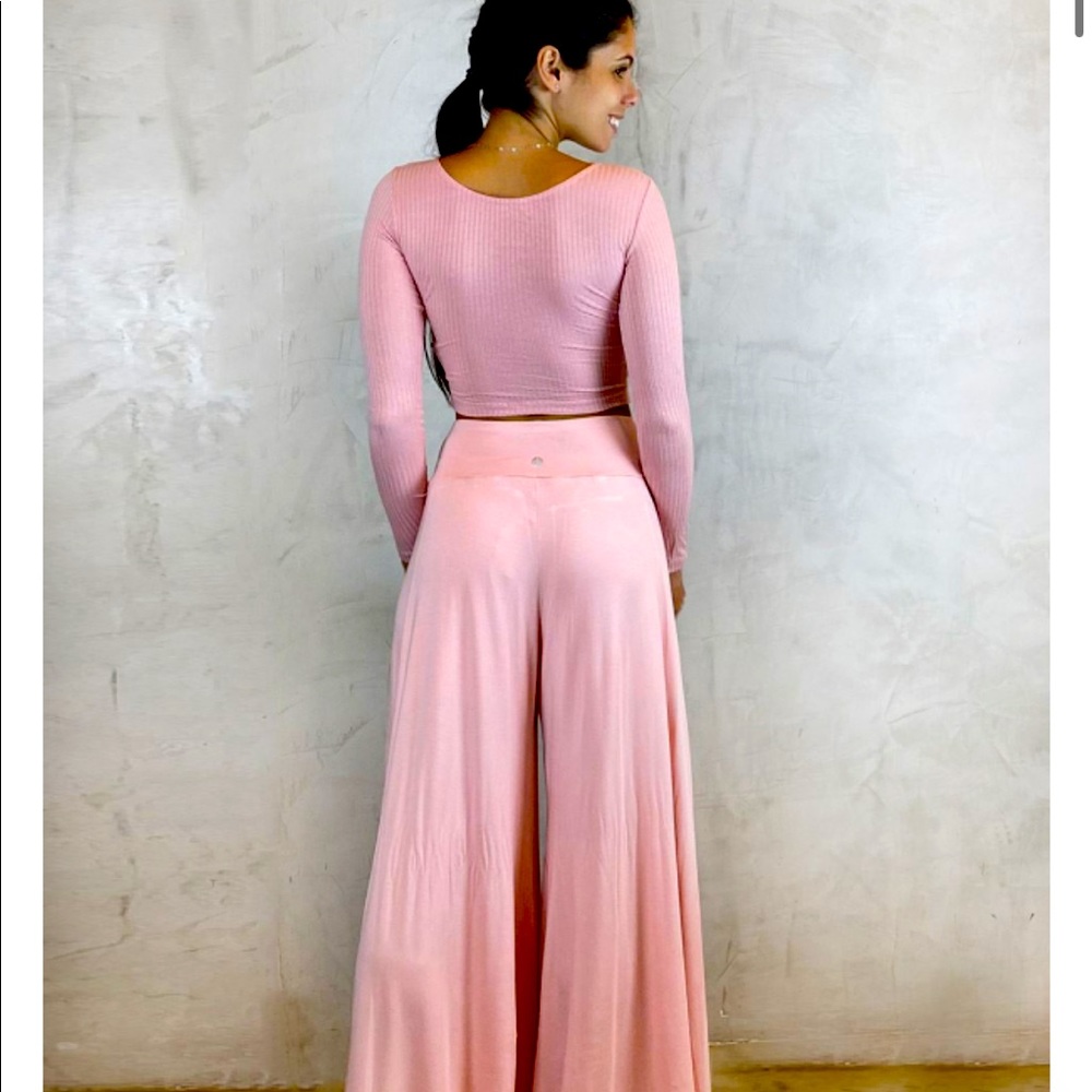 Wide leg pants